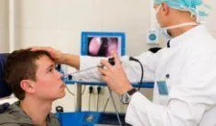 Ребенок проглотил посторонний предмет: в чем опасность и что делать?